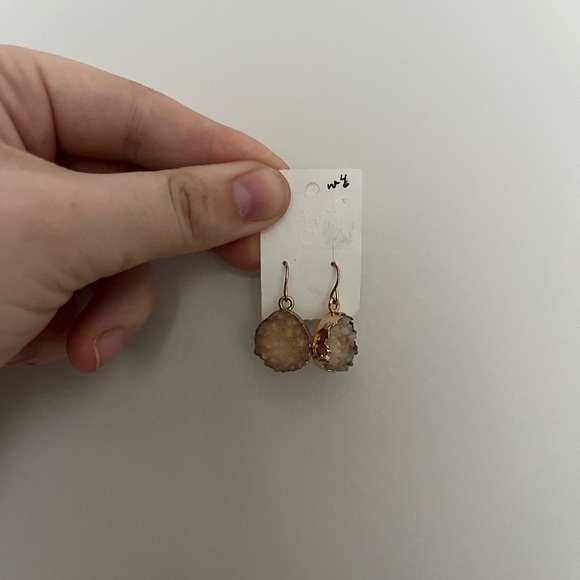 Jewelry - Elegant Gold-Toned Crystal like Earrings